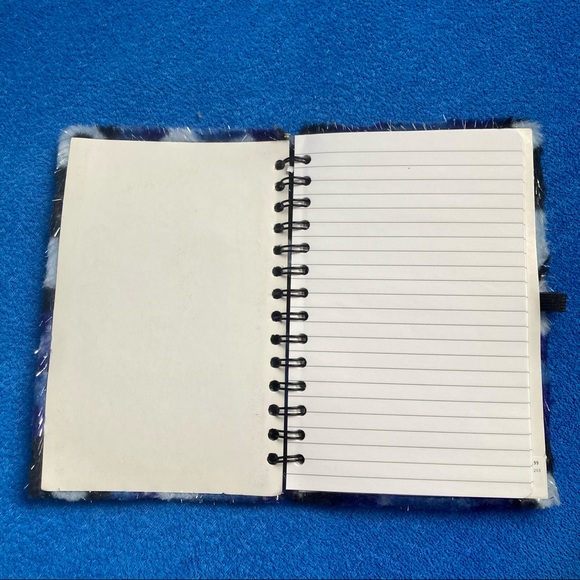 Add on - fuzzy blue camouflage lined notebook - Picture 3 of 3